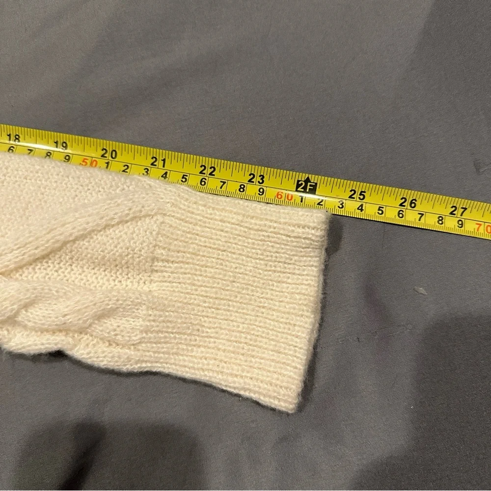 Aelfric Eden Cream Cable-Knit Sweater –‎ Size M